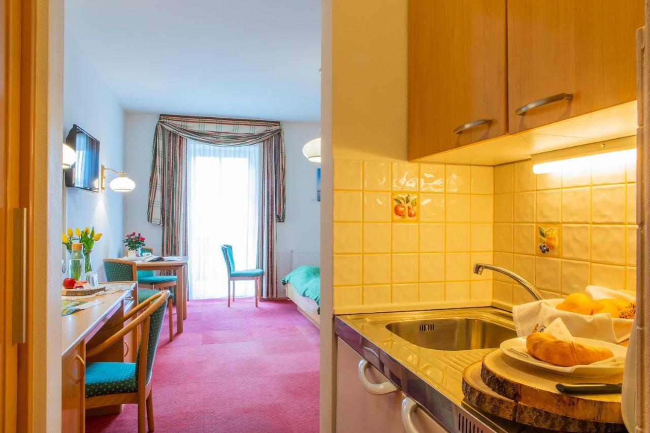 Hotel Garni Weberhausl ชตรอเบิล ภายนอก รูปภาพ