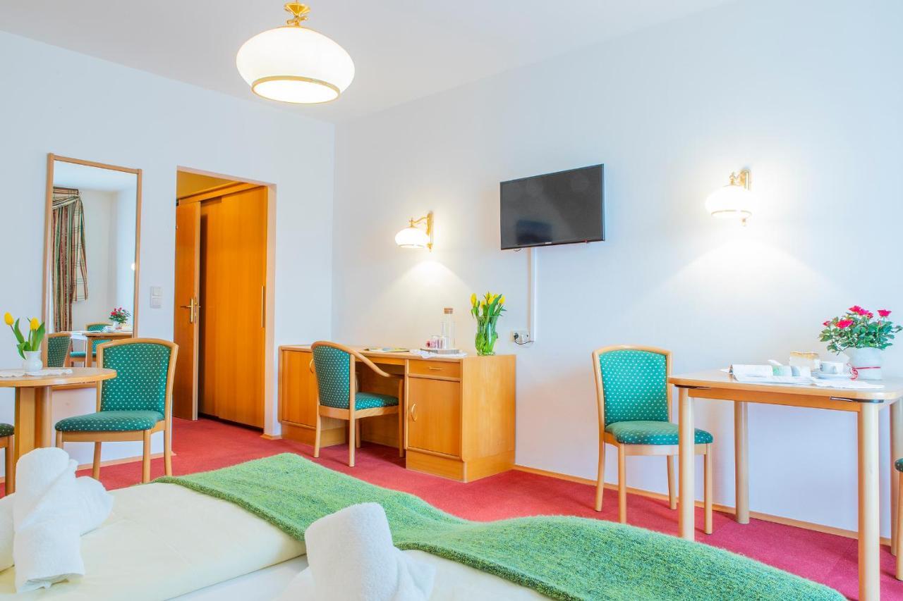 Hotel Garni Weberhausl ชตรอเบิล ภายนอก รูปภาพ