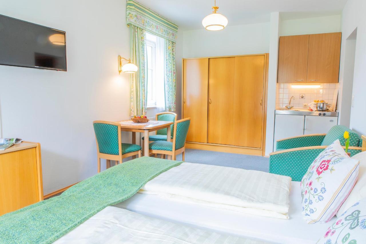 Hotel Garni Weberhausl ชตรอเบิล ภายนอก รูปภาพ