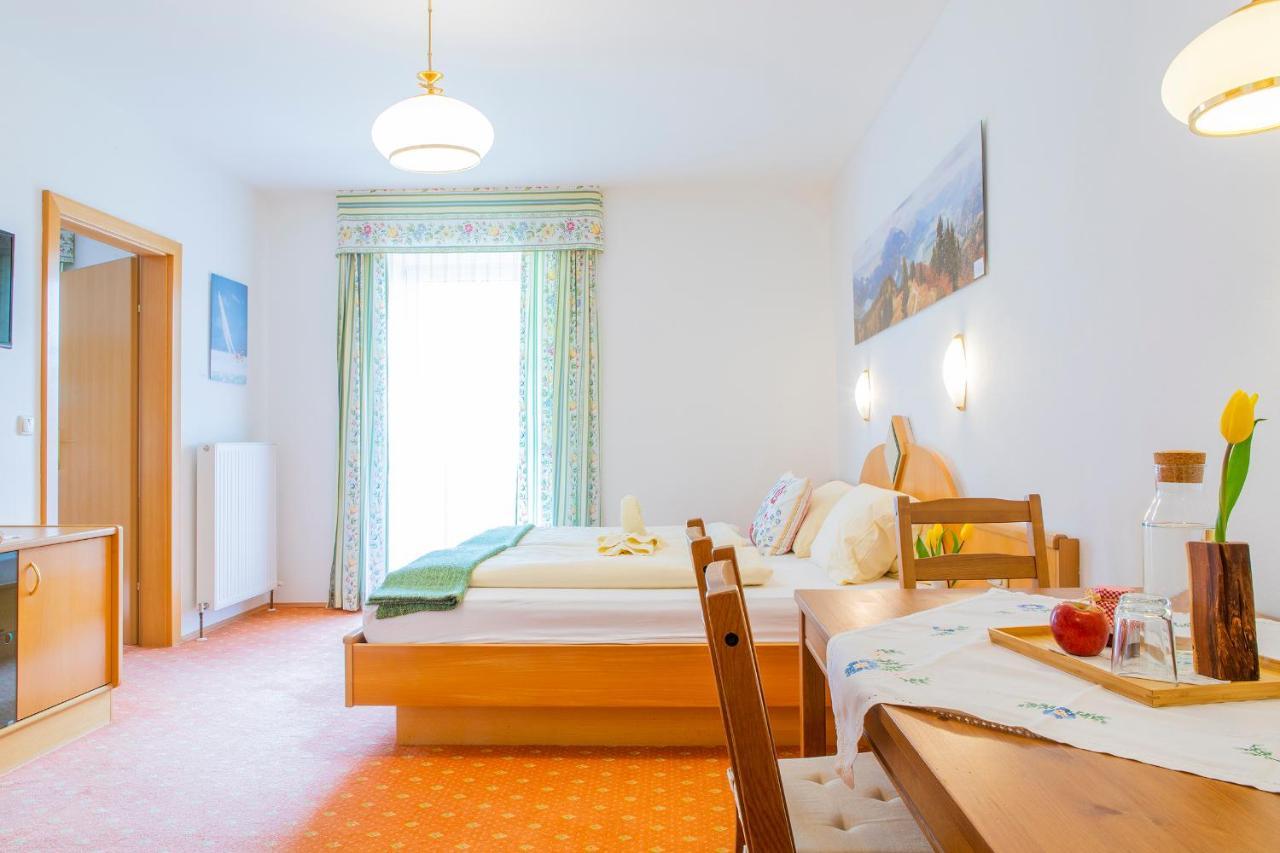 Hotel Garni Weberhausl ชตรอเบิล ภายนอก รูปภาพ
