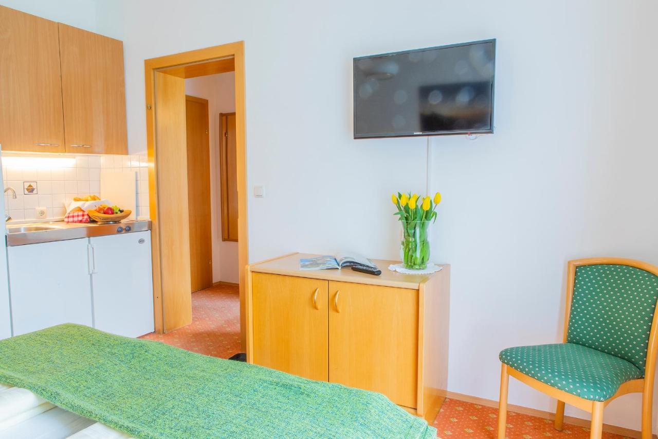 Hotel Garni Weberhausl ชตรอเบิล ภายนอก รูปภาพ