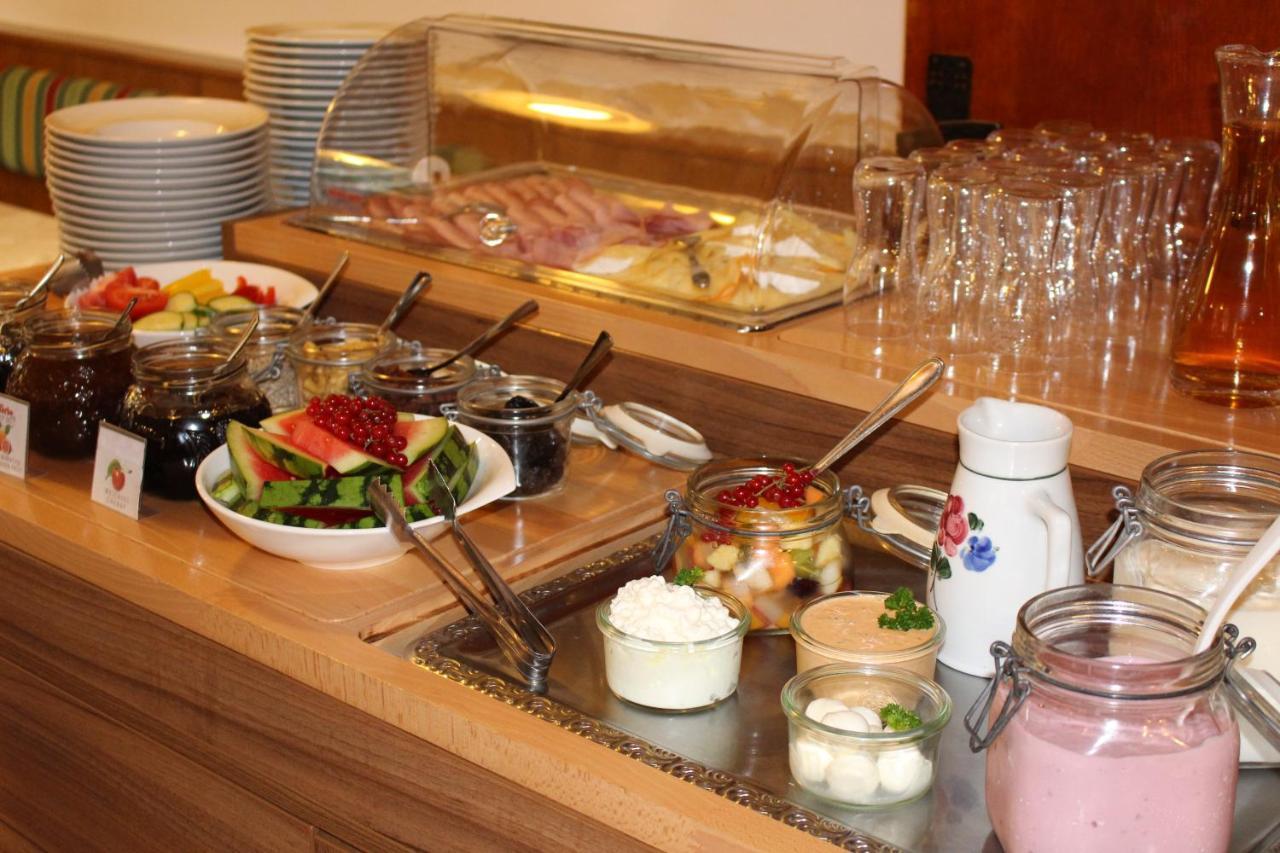 Hotel Garni Weberhausl ชตรอเบิล ภายนอก รูปภาพ